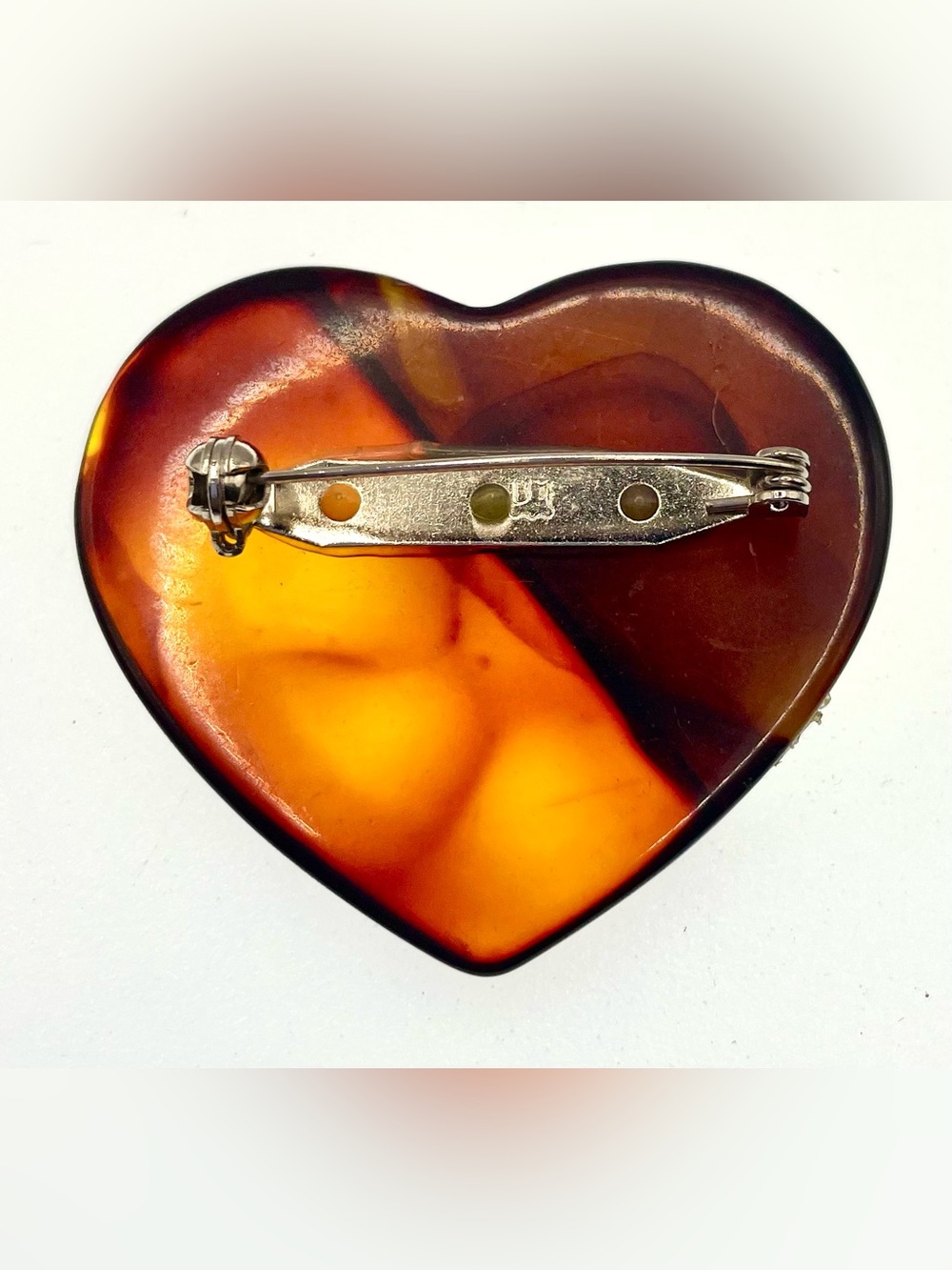 Vintage Tortoise Lucite Heart Brooch Pale Gold Tone Modernist Pin - Picture 4 of 7